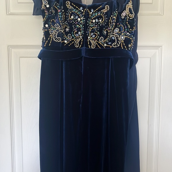 Betsy & Adam evening gown - Picture 5 of 5